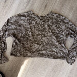 Old Navy Taupe Floral Cropped Long Sleeve Top